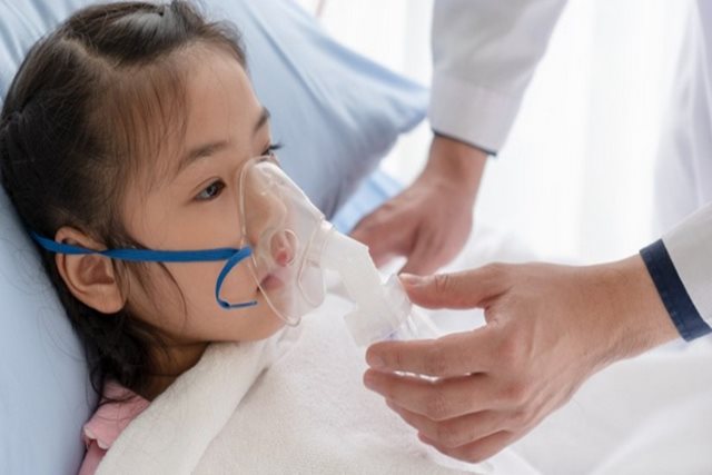 Viêm phổi ở trẻ có lây không? Dấu hiệu cha mẹ cần biết